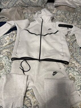 Nike Light birch Gray Tech Fleece set